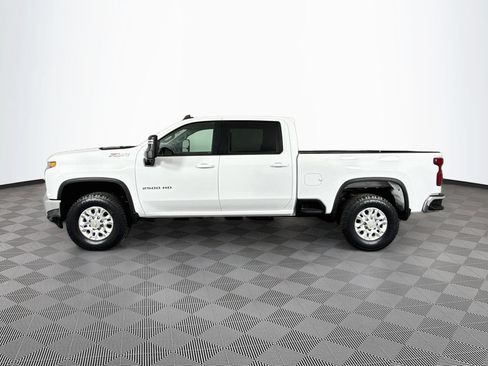 Used 2023 Chevrolet Silverado 2500 LT AWD/4WD image 4