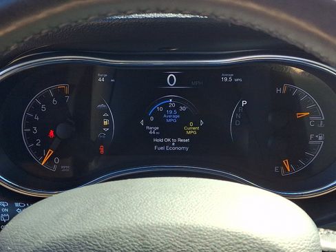 Used 2021 Jeep Grand Cherokee Limited AWD/4WD image 22