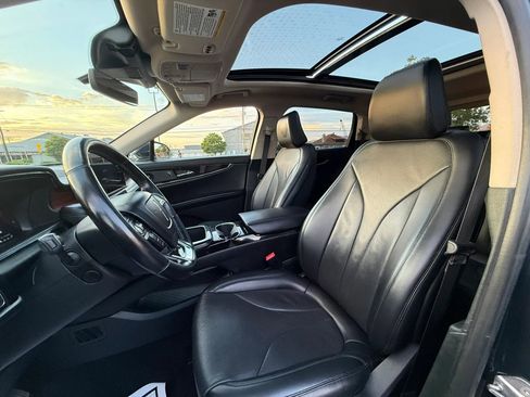 Used 2023 Lincoln Nautilus Reserve w/ Luxury Package AWD/4WD image 12