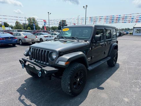 Used 2018 Jeep Wrangler Unlimited Sport S AWD/4WD image 9