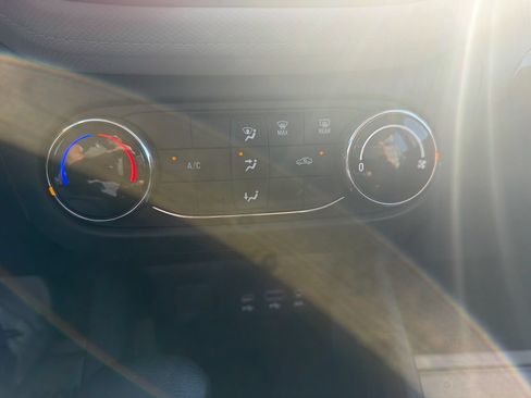 Used 2022 Chevrolet TrailBlazer LS AWD/4WD image 22