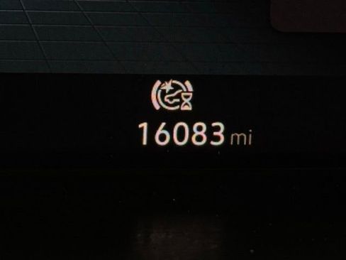 Used 2025 Volkswagen Atlas SE image 28