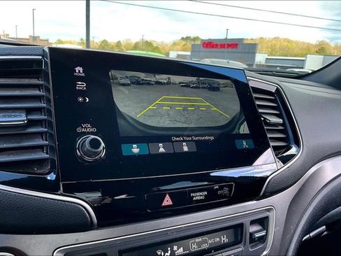 Used 2022 Honda Pilot Sport image 13