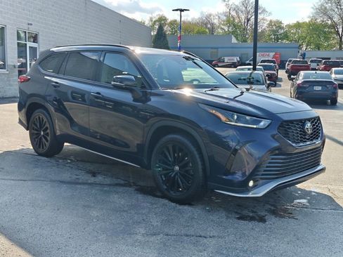 Used 2023 Toyota Highlander XSE AWD/4WD image 3