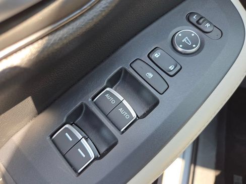 Certified 2024 Honda HR-V EX-L image 33