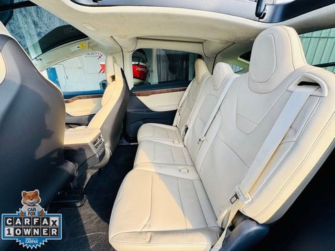 Used 2017 Tesla Model X 75D image 12