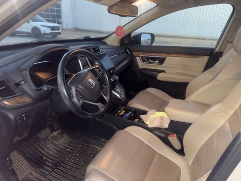 Used 2018 Honda CR-V Touring image 3