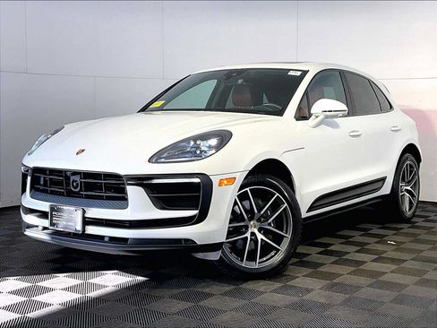 Used 2024 Porsche Macan AWD/4WD image 1