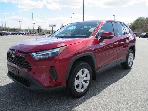 Used 2023 Toyota RAV4 LE image 3