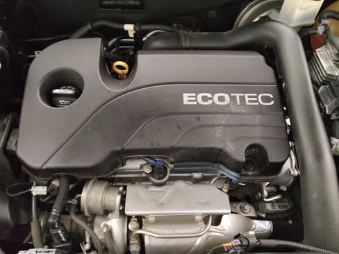 Used 2018 Chevrolet Equinox LT FWD image 30