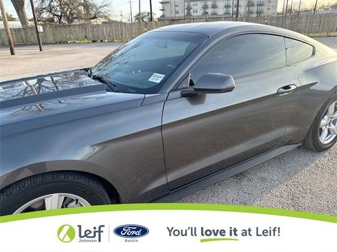 Used 2017 Ford Mustang Coupe image 34