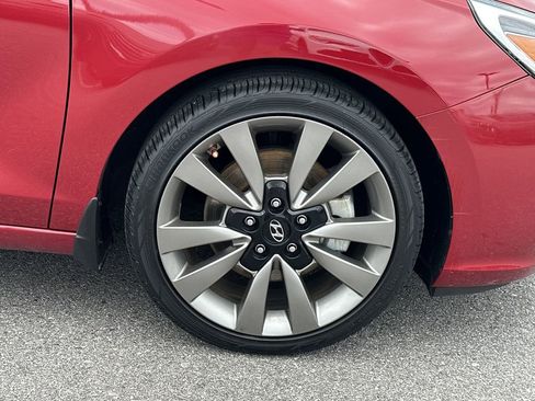 Used 2018 Hyundai Elantra GT Sport FWD image 7