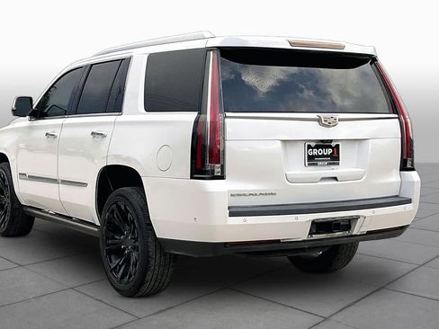 Used 2017 Cadillac Escalade Premium Luxury RWD image 11