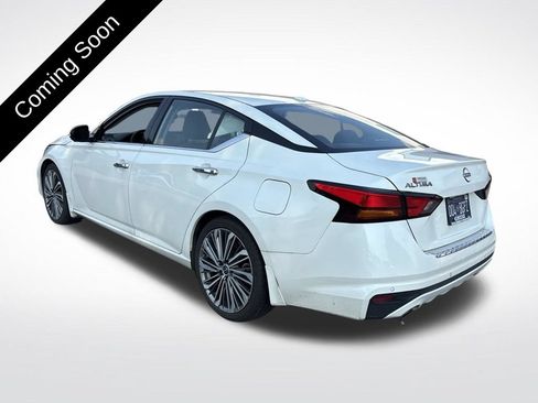 Used 2023 Nissan Altima 2.5 SL FWD image 7