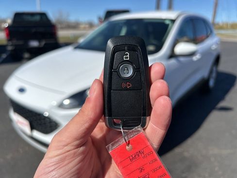 Used 2021 Ford Escape SE image 47