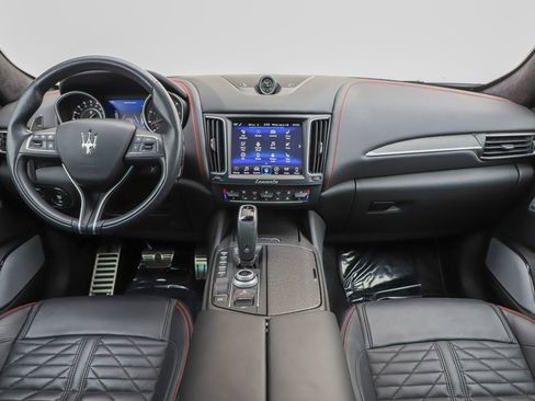 Used 2019 Maserati Levante Trofeo image 2