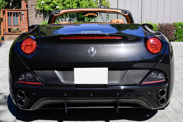 Used 2013 Ferrari California RWD image 6