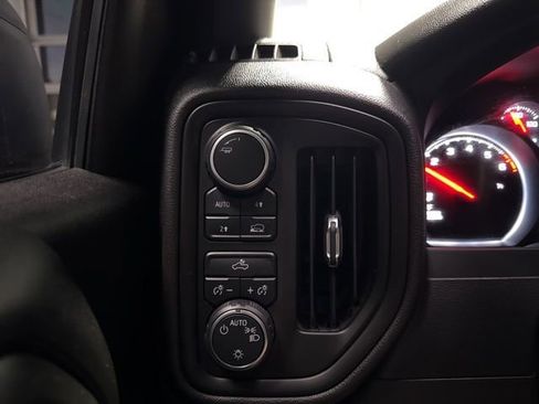 Used 2022 Chevrolet Silverado 1500 Custom AWD/4WD image 10
