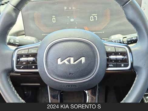 Used 2024 Kia Sorento S w/ Panoramic Sunroof Package FWD image 12