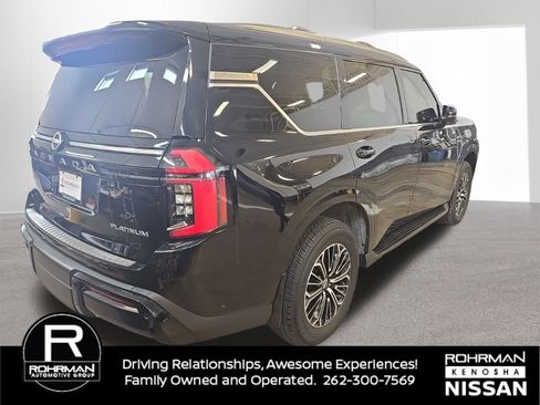 Used 2025 Nissan Armada Platinum image 11