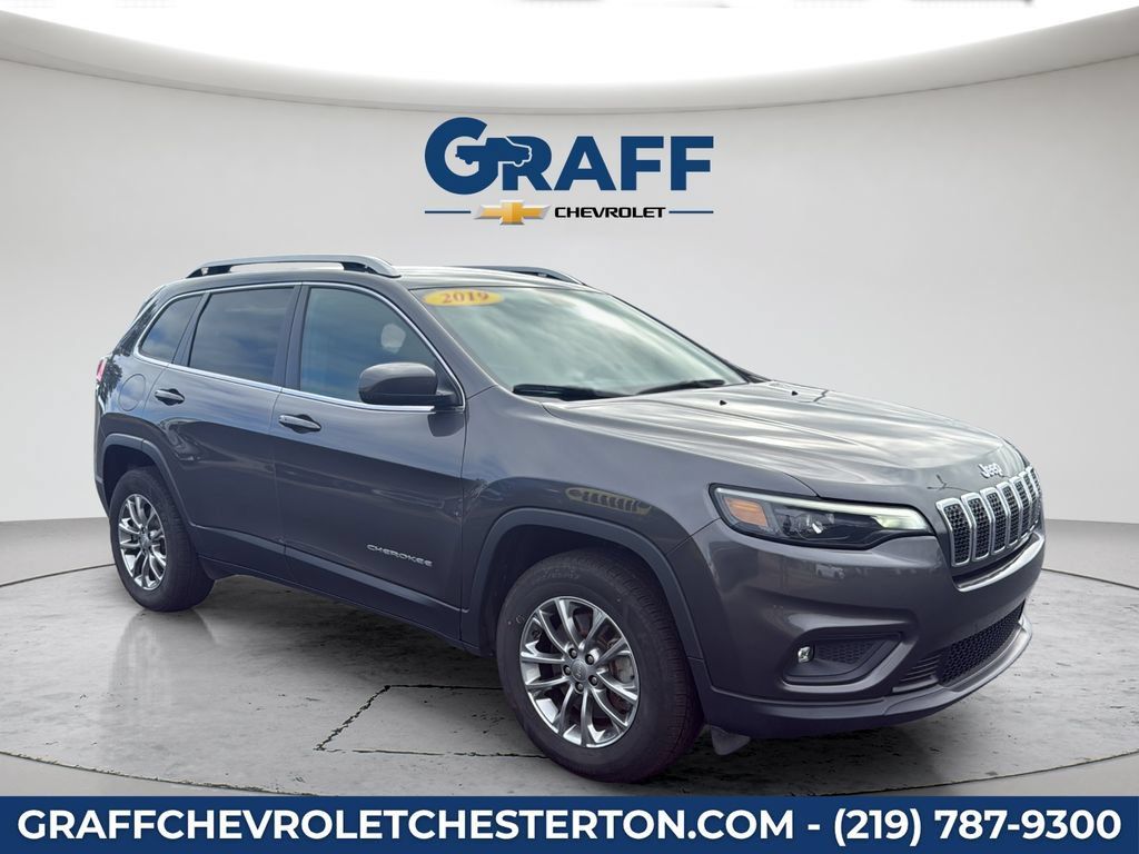 Used 2019 Jeep Cherokee Latitude Plus AWD/4WD image 16