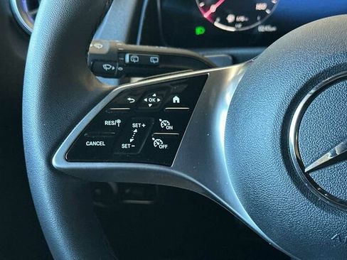 Certified 2025 Mercedes-Benz GLB 250 4MATIC image 30