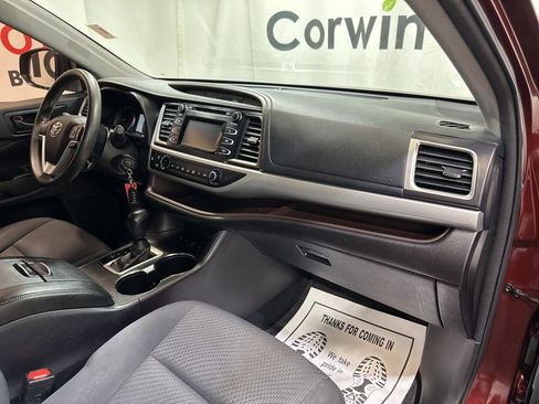 Used 2016 Toyota Highlander LE image 13
