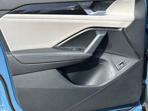 New 2026 Volkswagen Tiguan SEL R-Line AWD/4WD image 17