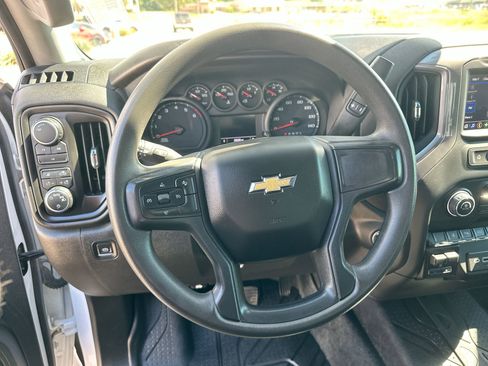 Used 2024 Chevrolet Silverado 2500 Custom w/ Custom Value Package image 14