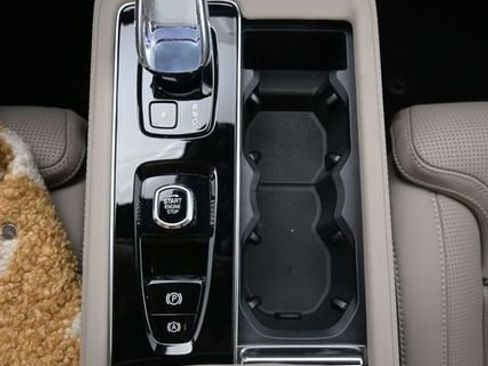 New 2026 Volvo XC90 B6 Ultra w/ Protection Package Premier image 11