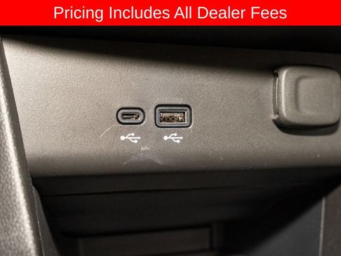 Used 2025 Buick Encore GX Avenir w/ Avenir Convenience Package FWD image 17