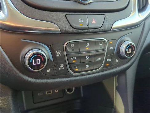 Used 2024 Chevrolet Equinox LT FWD image 20