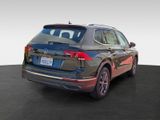 Used 2023 Volkswagen Tiguan SE image 3