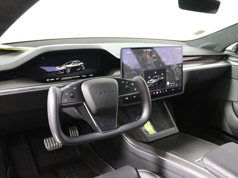 Used 2022 Tesla Model S Plaid image 7