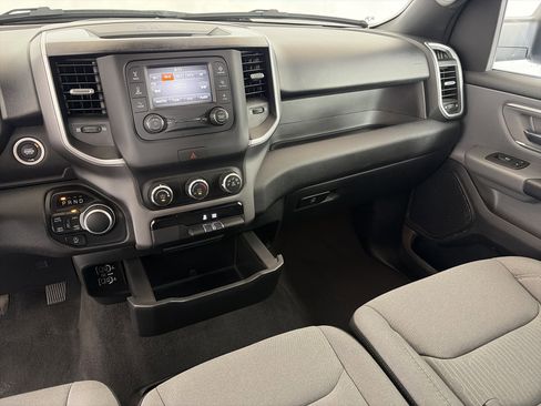 Used 2022 RAM 1500 Big Horn AWD/4WD image 4