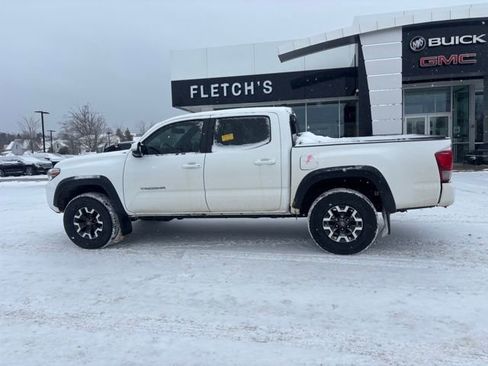 Used 2017 Toyota Tacoma SR5 image 7