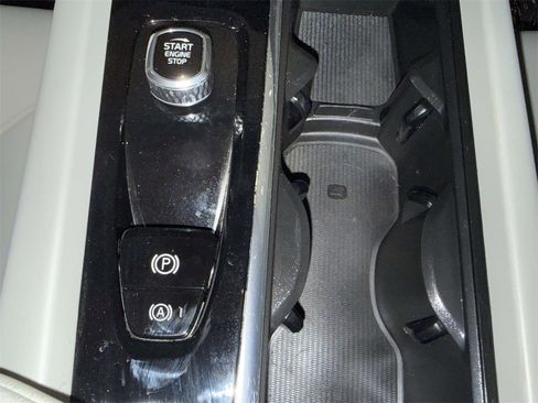 Used 2023 Volvo S60 B5 Plus image 22