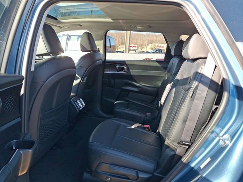 Certified 2025 Kia Sorento EX w/ EX Panoramic Sunroof Package image 12