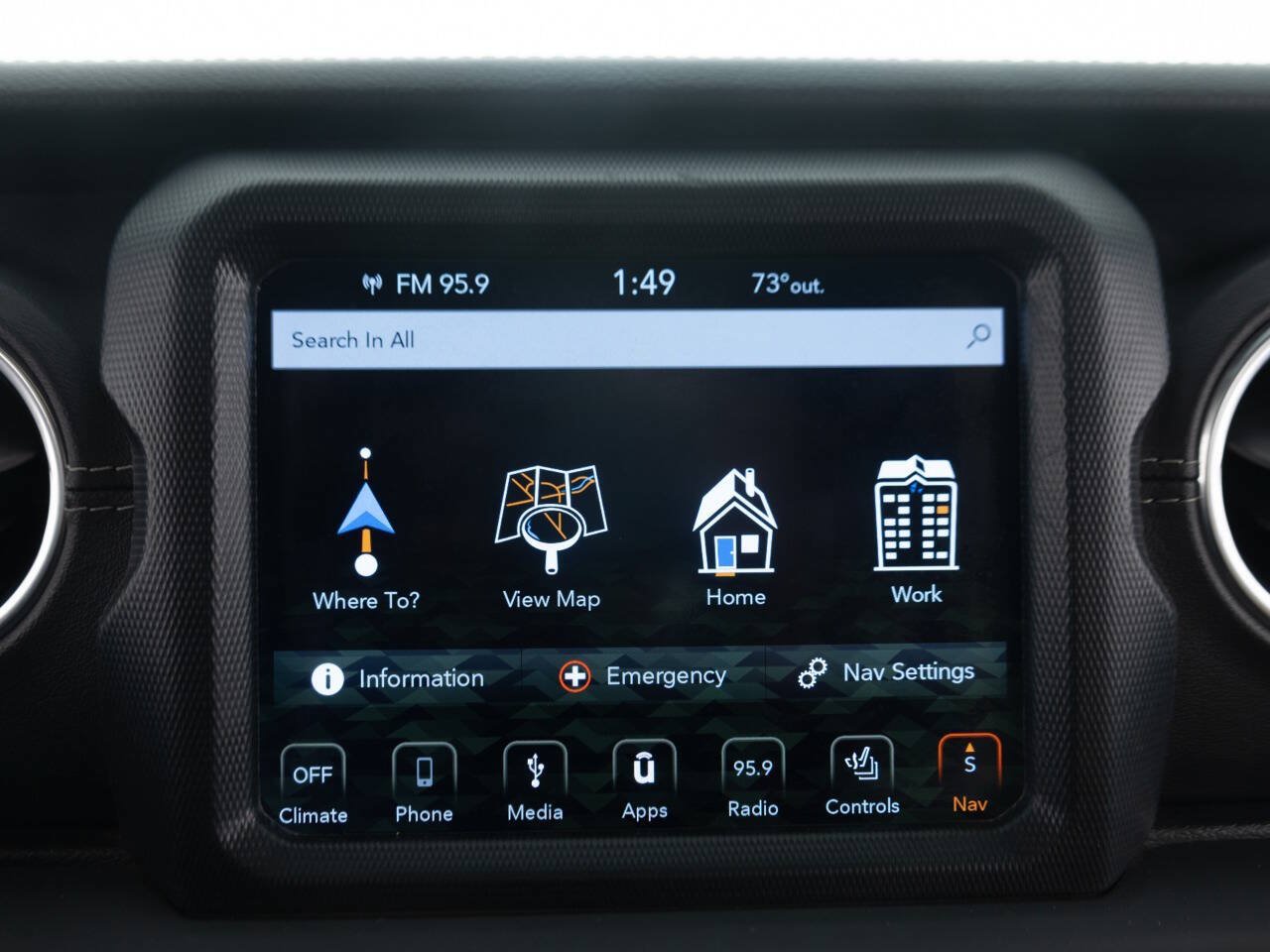Used 2018 Jeep Wrangler Unlimited Sahara AWD/4WD image 33