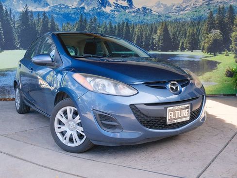 Used 2014 MAZDA MAZDA2 Sport FWD image 3