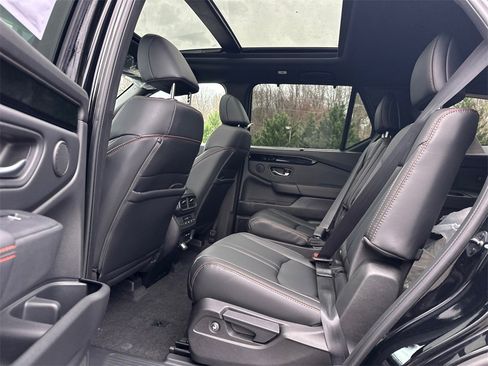 New 2025 Honda Pilot TrailSport image 19