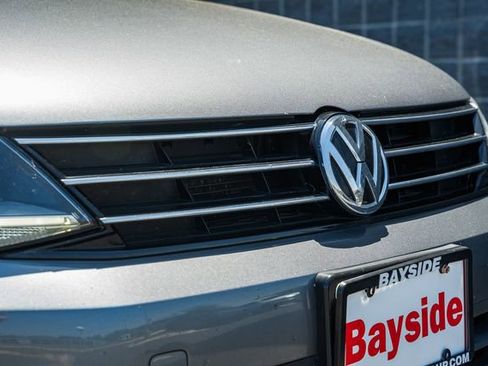 Used 2017 Volkswagen Jetta Sport FWD image 12