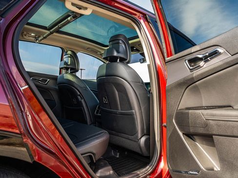 Used 2023 Kia Sportage SX image 12