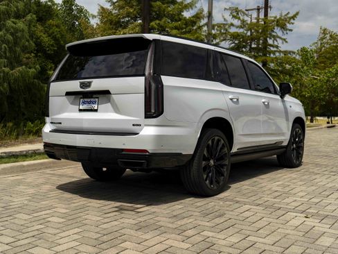 Used 2026 Cadillac Escalade Platinum Sport w/ LPO, ONYX Package AWD/4WD image 8
