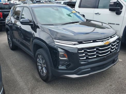 Used 2025 Chevrolet Equinox LT image 2