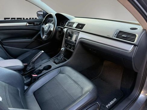 Used 2015 Volkswagen Passat 1.8T Limited Edition FWD image 18