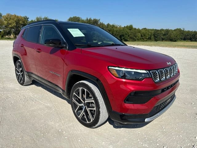 Used 2025 Jeep Compass Limited w/ Elite Group AWD/4WD image 7
