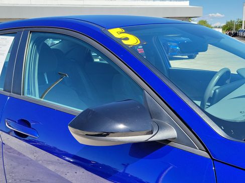 Used 2025 Hyundai Elantra Sport FWD image 9