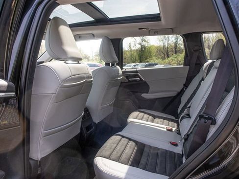 New 2025 Mitsubishi Outlander AWD image 25