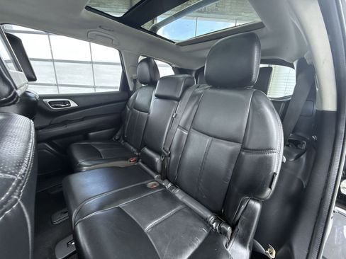 Used 2018 Nissan Pathfinder Platinum image 37